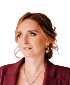 Лариса Суркова